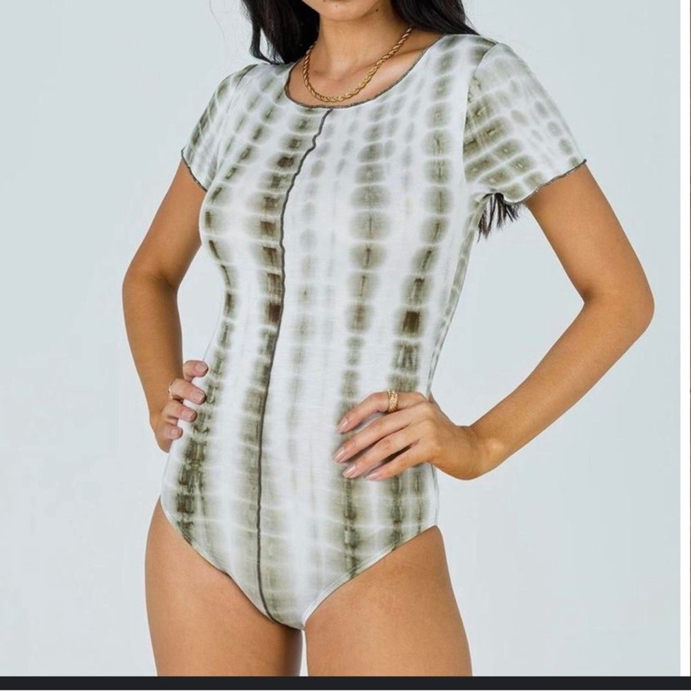 Princess Polly Green Tie Dye Bodysuit Size 4